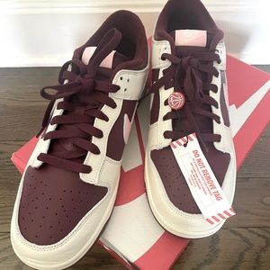 Men’s Nike Dunk Low size 11 LIMITED EDITION